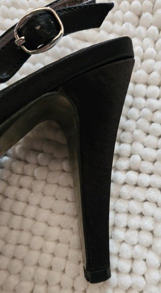 Zapatos de tacón negros JK