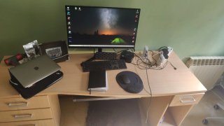 Escritorio amplio de madera