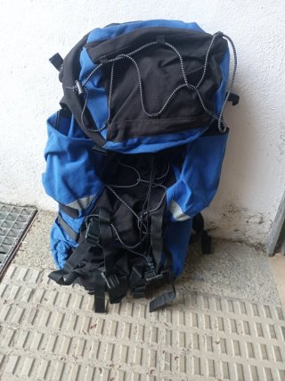 Mochila 55 L Azul y Negra
