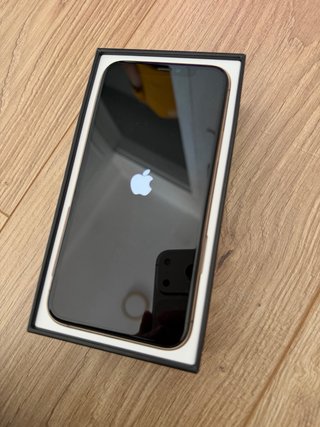 iPhone 11 Pro 64GB Dorado + Accesorios