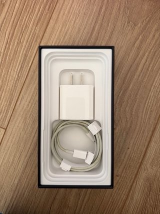 iPhone 11 Pro 64GB Dorado + Accesorios