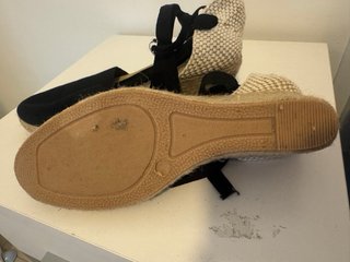 Esparteñas negras atadas talla 41