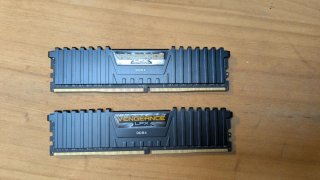 32GB RAM 2x16GB DDR4 3200MHz Corsair Vengeance