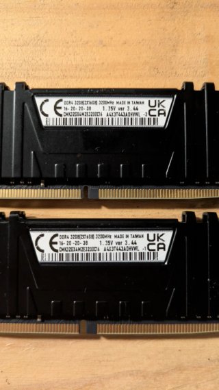 32GB RAM 2x16GB DDR4 3200MHz Corsair Vengeance