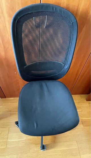 Silla de oficina negra