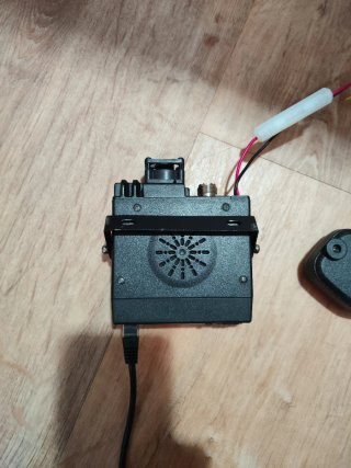 Radio Baojie BJ-218 con micrófono