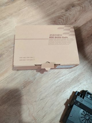 Radio Baojie BJ-218 con micrófono