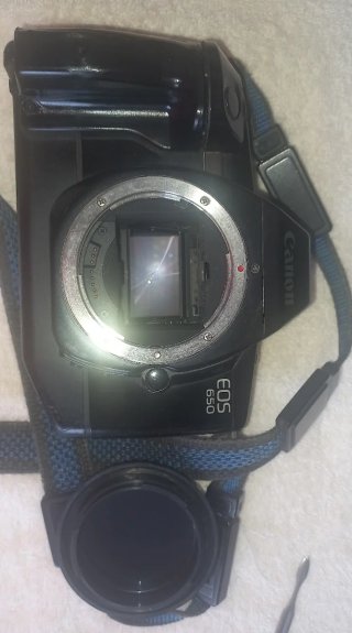 Cámara Canon EOS 650 (Solo cuerpo)