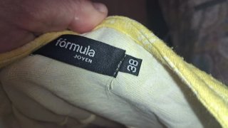 Vestido amarillo con textura