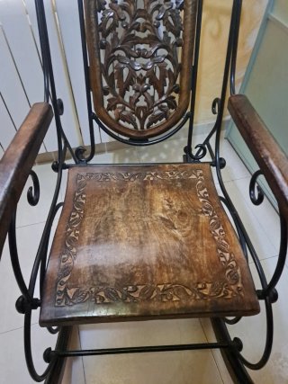 Silla Mecedora Hierro y Madera