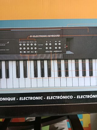 Teclado Electrónico Concerto Pro 61 Teclas