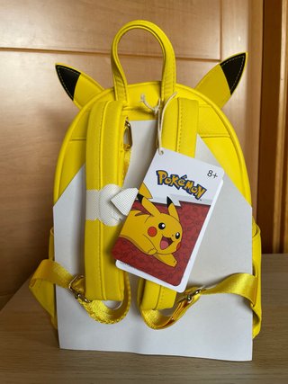 Mochila Pikachu Loungefly Amarilla