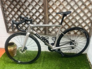 Bicicleta de carretera BMC + potenciometro