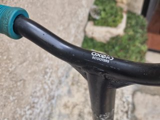 Due monopattini Oxelo viola e blu