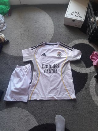 Camiseta y pantalón corto fútbol Adidas