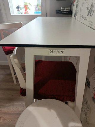 Mesa alta Gaber con 2 banquetas
