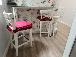 Mesa alta Gaber con 2 banquetas
