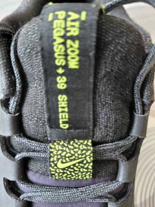 Nike Air Zoom Pegasus 37 Shield Talla 37