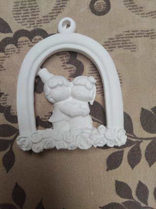 Lembrança Casamento Cerâmica Casal Abraçado