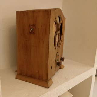 Caja Radio Antigua Madera Capilla