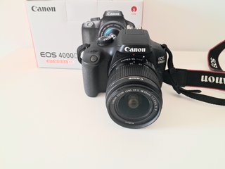 900 DISPAROS Canon EOS 4000D con caja original