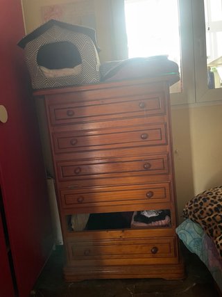 Cómoda de madera con 6 cajones