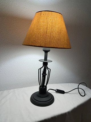 Lámpara de mesa hierro negro con 3 pantallas