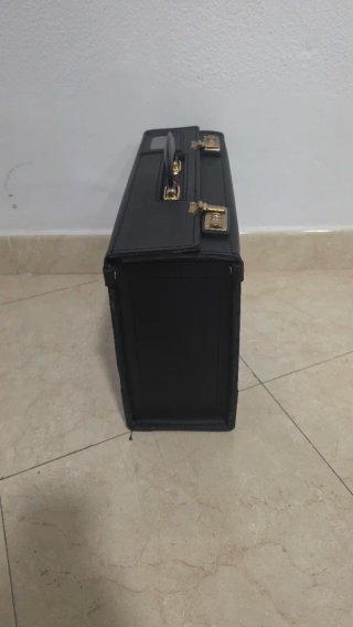 Maletín de cuero negro 45x30x15