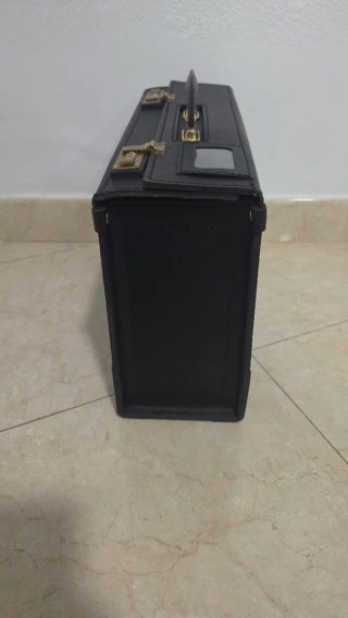 Maletín de cuero negro 45x30x15
