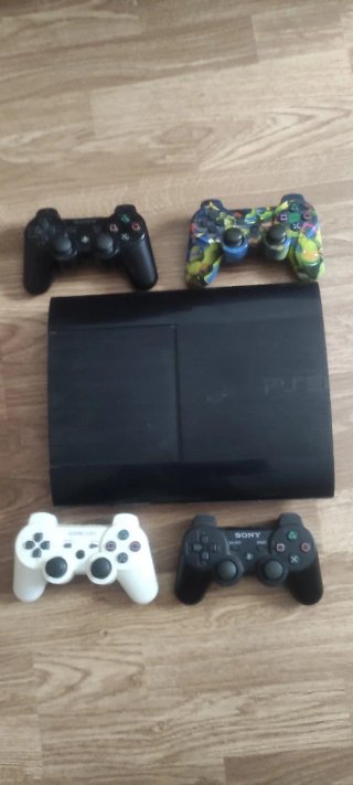 Consola PlayStation 3 Super Slim Negra