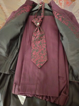 Traje comunión niño burdeos
