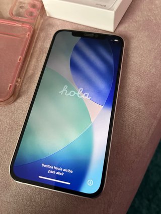 iPhone 12 con fundas y caja