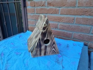 Mangiatoia per uccelli in legno