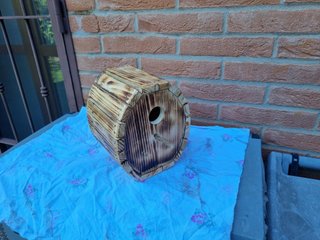 Mangiatoia per uccelli in legno