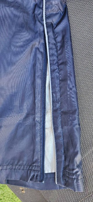 Pantalón impermeable fino Umbro Talla S