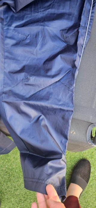 Pantalón impermeable fino Umbro Talla S