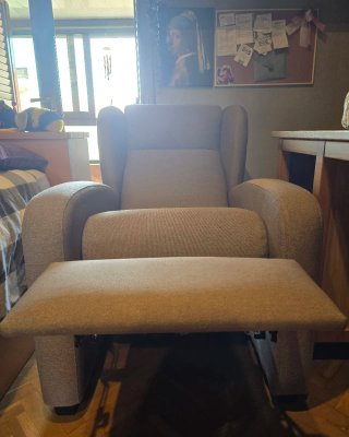 Sillón reclinable gris