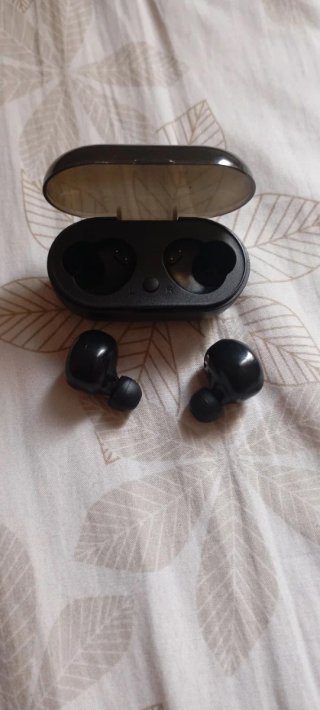 Auriculares Bluetooth TWS Negros y Rojos