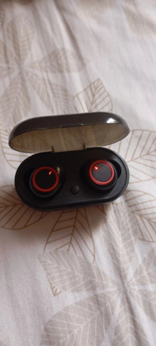Auriculares Bluetooth TWS Negros y Rojos