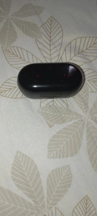 Auriculares Bluetooth TWS Negros y Rojos