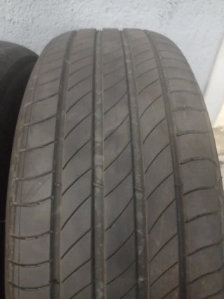 Michelin 215/65 R17 Neumáticos