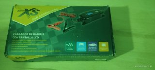Cargador Batería Auto XS Pantalla LCD