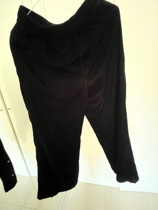 Pantalón 3/4 terciopelo con abalorios