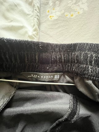 Pantalón 3/4 terciopelo con abalorios