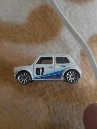 Hotwheels Morris Mini N07