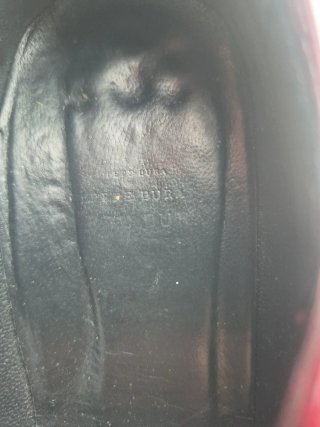 Zapatos de tacón granates