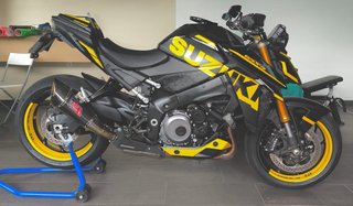 SUZUKI GSX-S 1000 del año 2024 en estado perfecto