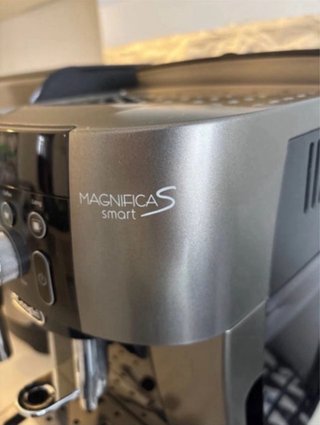 Cafetera DeLonghi Magnifica Smart