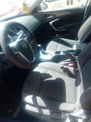 opel Insignia  5 puertas 2011