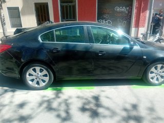 opel Insignia  5 puertas 2011